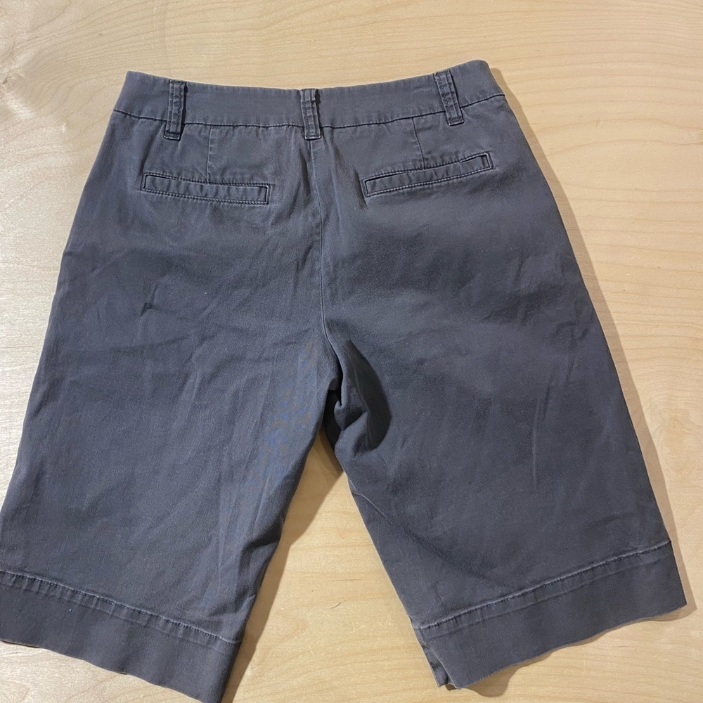 Manhattan Chino Classic Gray Women's Shorts size 2 (HS) - Picture 7 of 10